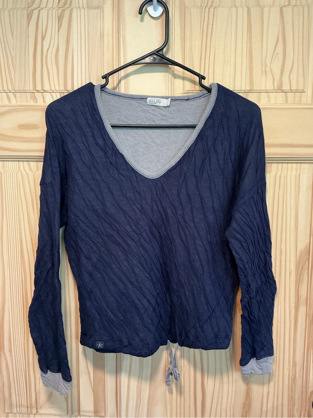 Barefoot Dreams Malibu Navy Blue V-Neck Long Sleeve Top with Gray Trim
